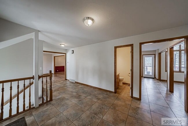 Building Photo - Sunnybrook