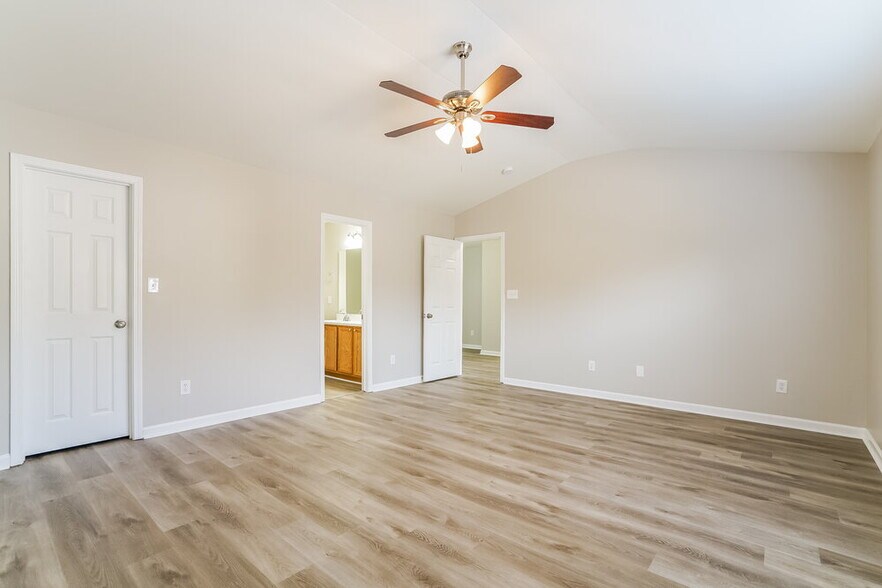 Building Photo - 3928 Tyler Bluff Ln