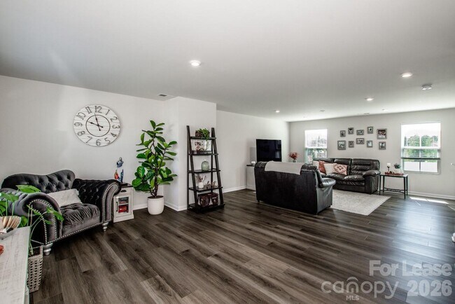 Building Photo - 177 Crownpiece St