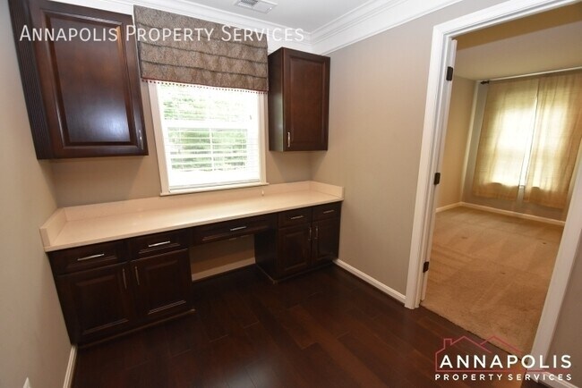 Building Photo - 402 St Martins Choice Ln