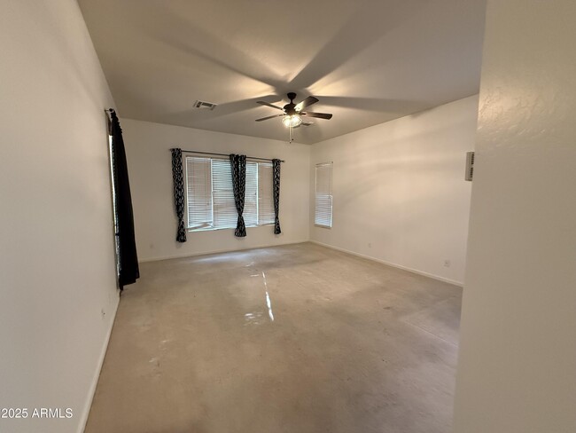 Building Photo - 2807 E Desert Broom Pl