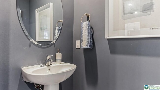 Building Photo - 1244 Martin St