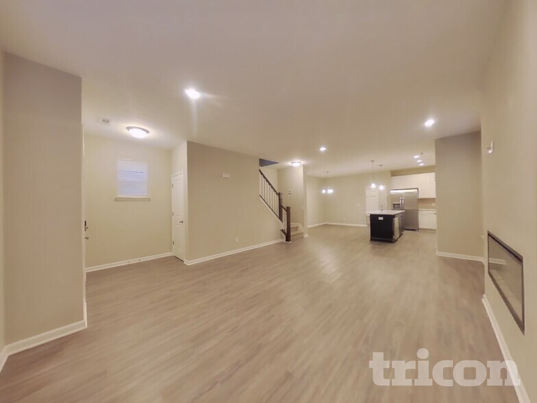 Building Photo - 301 Thomas Point Dr