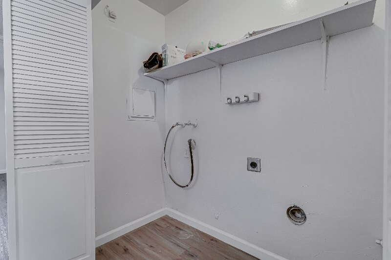 Building Photo - 1009 Mira Loma Dr