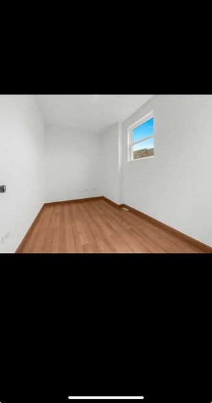 Building Photo - 3841 S Lowe Ave