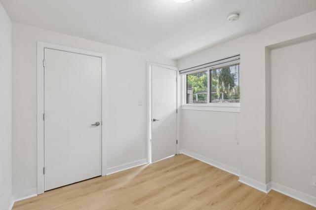 Building Photo - 2 bedroom in Seattle WA 98109