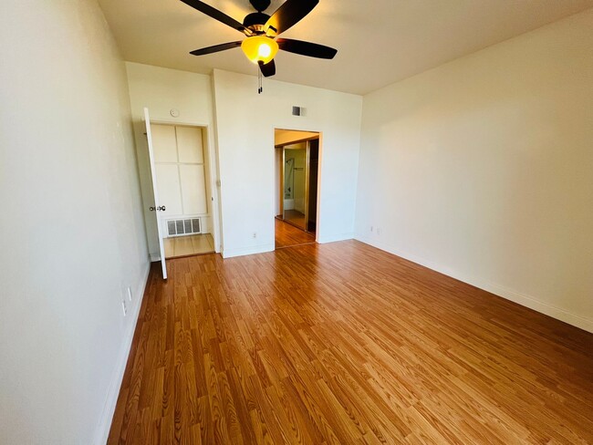 Building Photo - 2-bedroom, 2-bathroom condo located in a h...