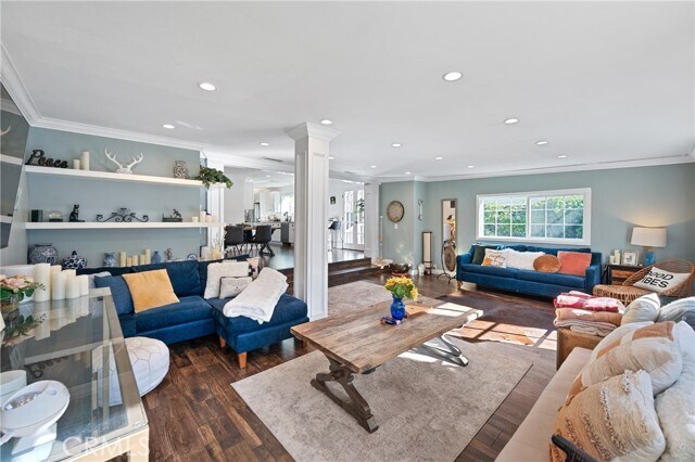 Building Photo - 20852 Kittridge St