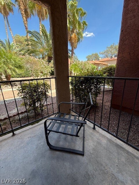 Building Photo - 5576 W Rochelle Ave.