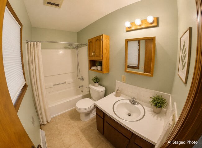 Building Photo - 3027 Tamarak Dr