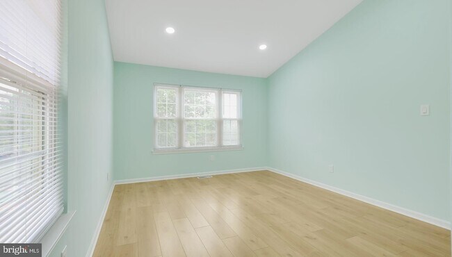 Building Photo - 99 Briarcliff Ct