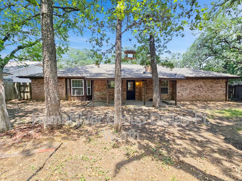 Building Photo - 6824 Shadydale Dr