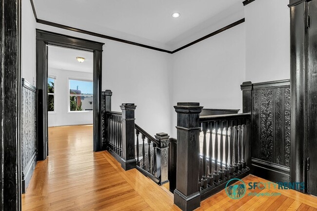 Building Photo - Russian Hill: Sunny Single Family Home w/ ...