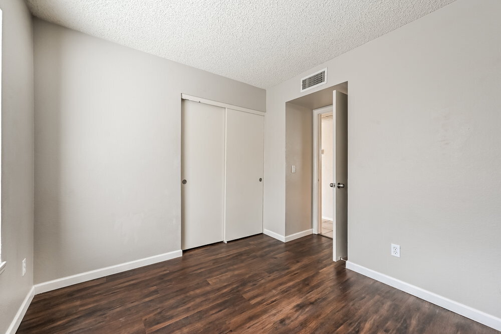 Building Photo - 4713 W Menadota Dr