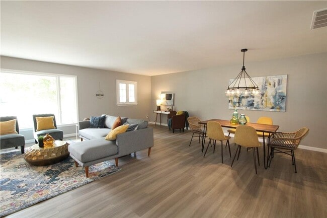 Building Photo - For Rent fully renovated 3BD 2BA Ranch home in Carmel, IN