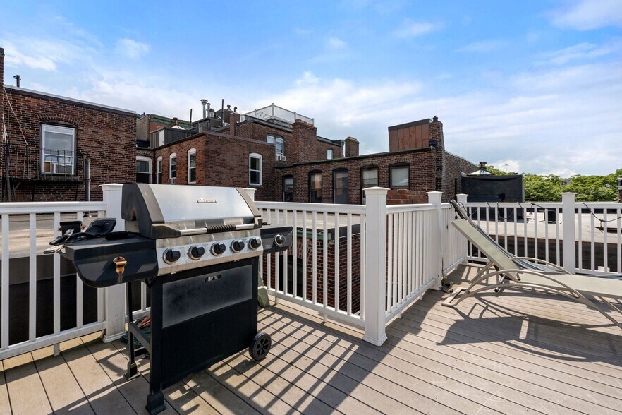 Building Photo - 43 Irving St