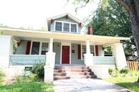 Building Photo - Beautiful 4BR/3BA House Near Duke and Down...