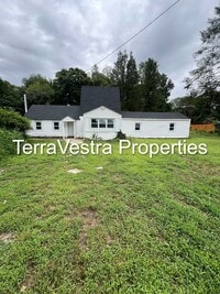 Building Photo - 3 Bed in Williamstown! Eligible for $500 S...