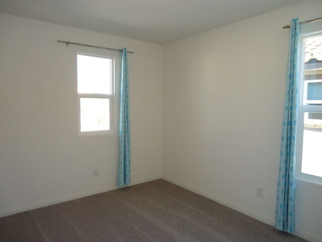 Building Photo - Beautiful two story house at SW area with ...