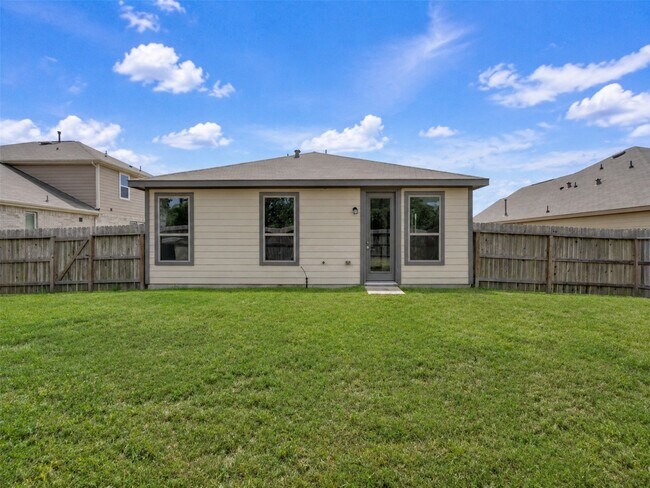 Building Photo - 6011 Whitewing Rd