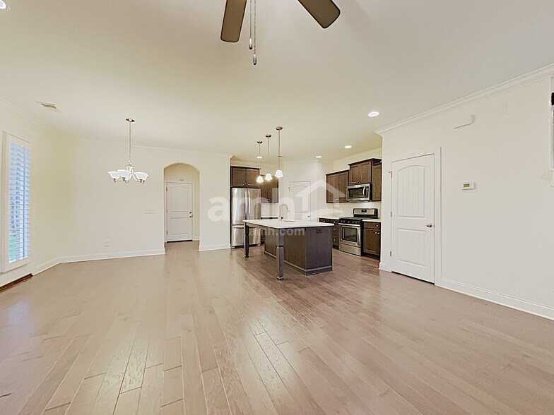 Building Photo - 124 Benjamin Ln