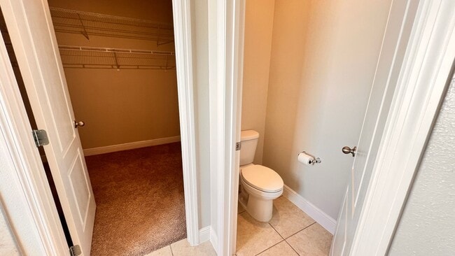 Building Photo - Immaculate 4 BR / 3 BA - With an OFFICE!