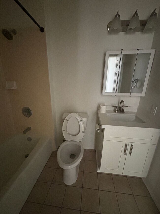 Building Photo - Hawaii Kai - The Village Green - 3 Bdrm/2 Bath/2 Prkg - $3,400