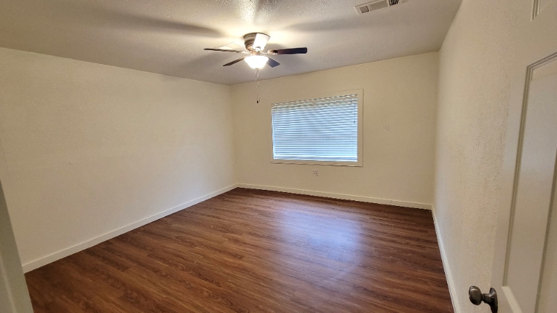 Building Photo - 2100 Hill Top Ct