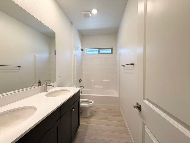 Building Photo - Wonderful 3-story single house in Kestrel Commons