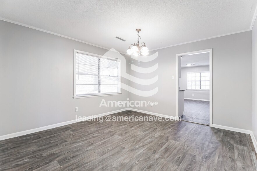 Building Photo - 1801 Graham Rd