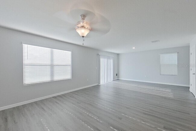 Building Photo - 8614 SW 43rd Ter