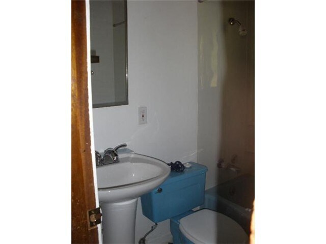 Building Photo - 3717 Lincoln Way