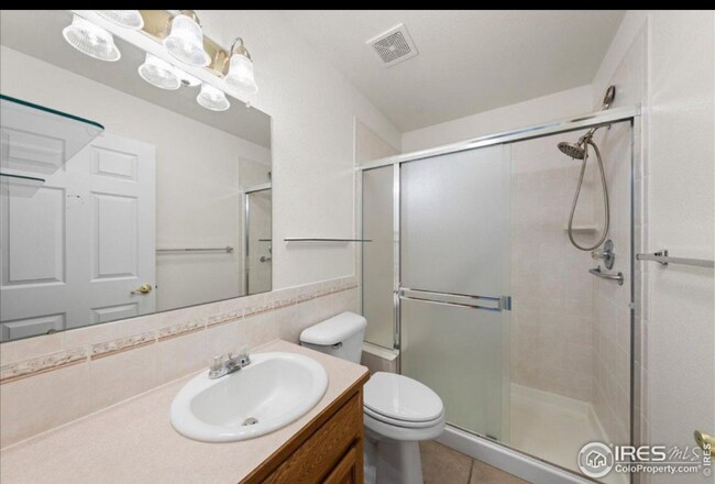 Building Photo - 2615 Anemonie Dr