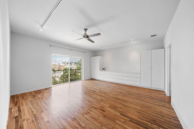 Building Photo - 105 Willard St