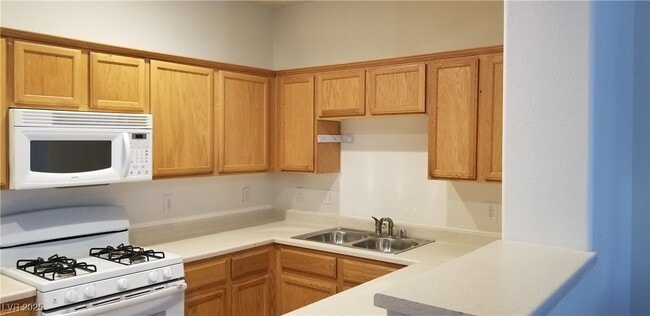 Building Photo - 5965 Palmilla St