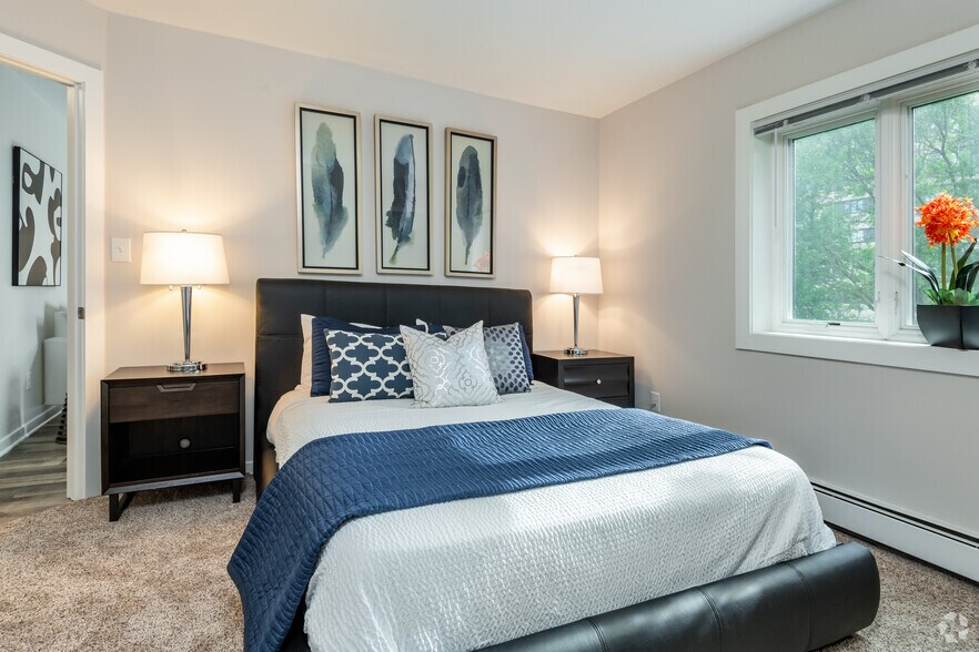 Dolphin Square Apartments 10300 W Bluemound Rd Wauwatosa WI 53226