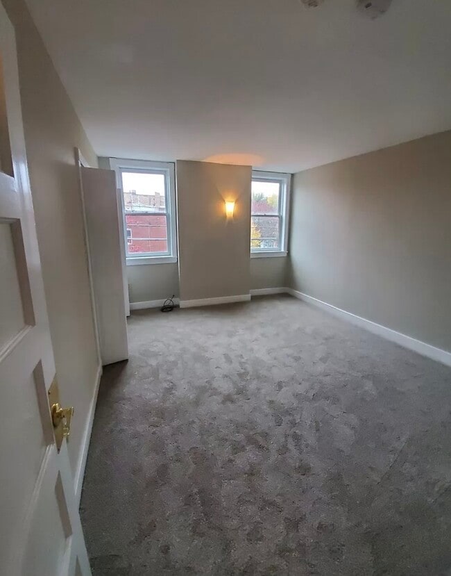 Building Photo - 149 Dove St