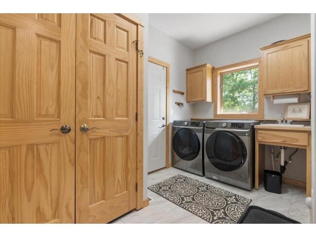 Building Photo - 11423 Fawn Lake Rd