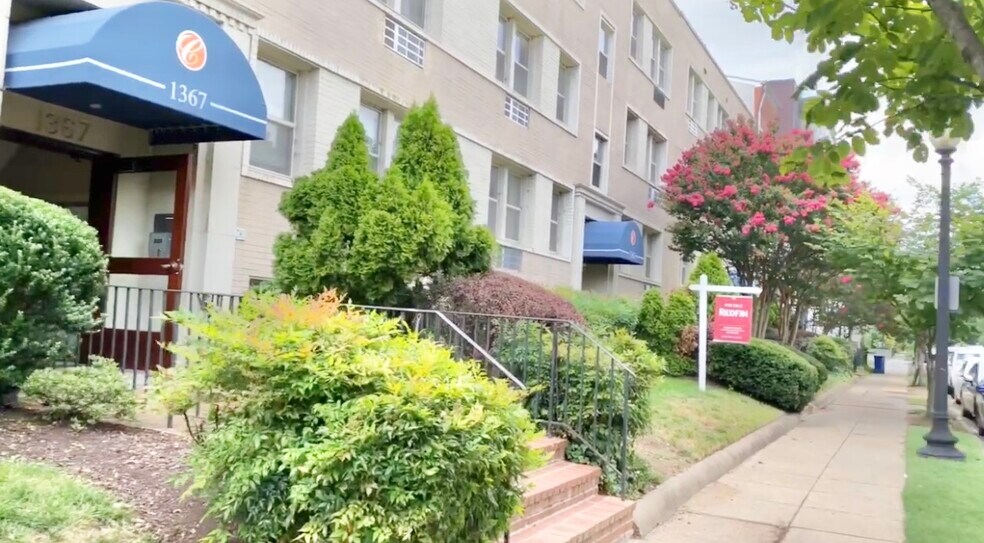 Building Photo - 1367 K St SE