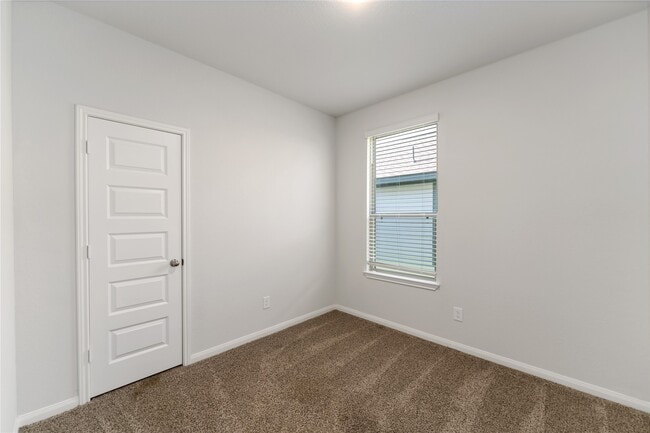 Building Photo - 25587 Blossom Ct