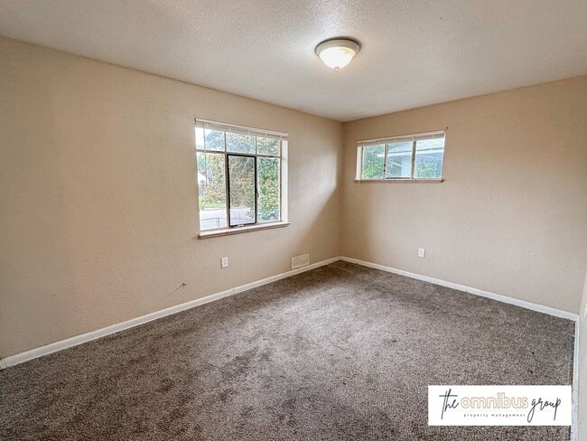 Building Photo - Hazel Ct