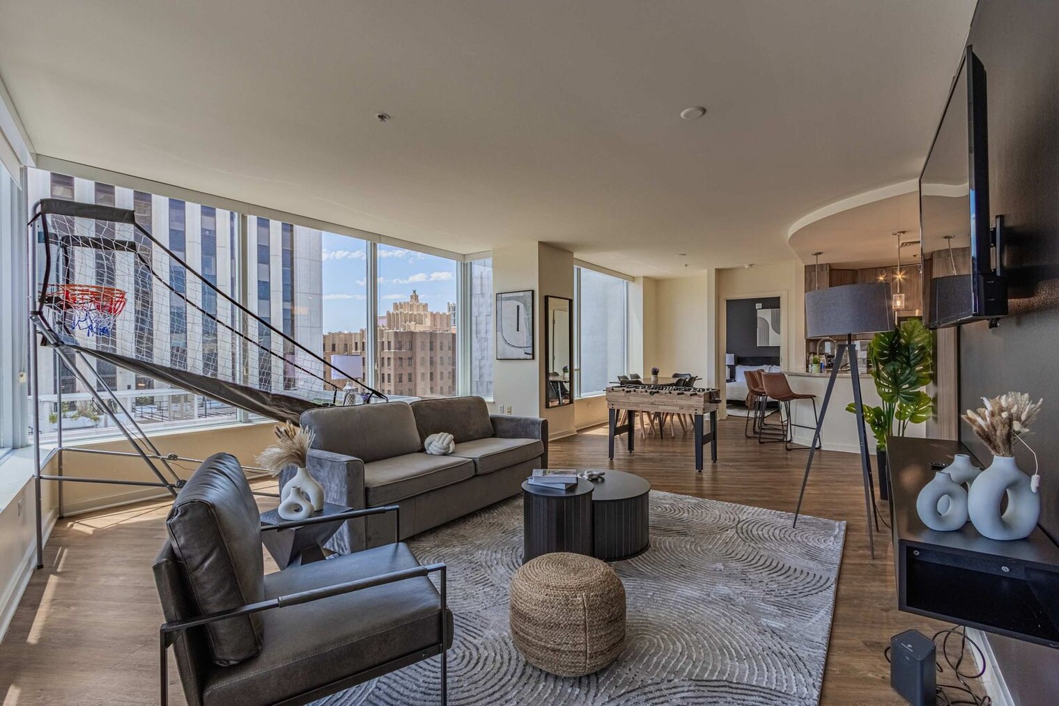 Building Photo - 44 W Monroe St