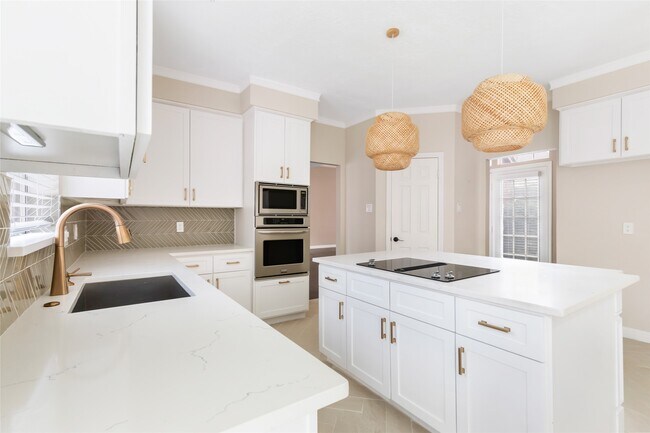 Building Photo - 3319 Hickory Brook Ln