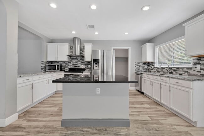 Primary Photo - Immaculate Single-Story Home with Modern U...