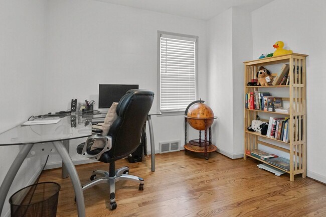 Building Photo - Charming 3-Bedroom Home with Finished Basement in Royal Oak