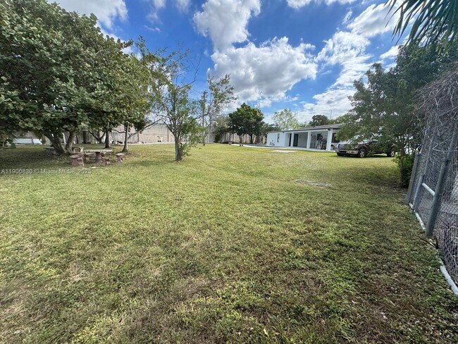 Building Photo - 11755 SW 37th St