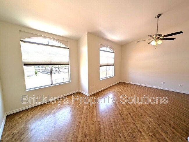 Building Photo - 500 N Roosevelt Ave