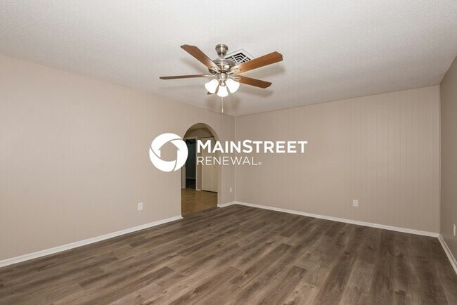 Building Photo - 3 Bedroom Pet-Friendly Home in VENICE, FL with Main Street Renewal