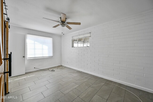 Building Photo - 3001 W Elm St