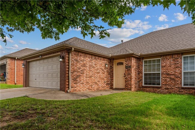 Building Photo - 288 Copper Oaks Dr